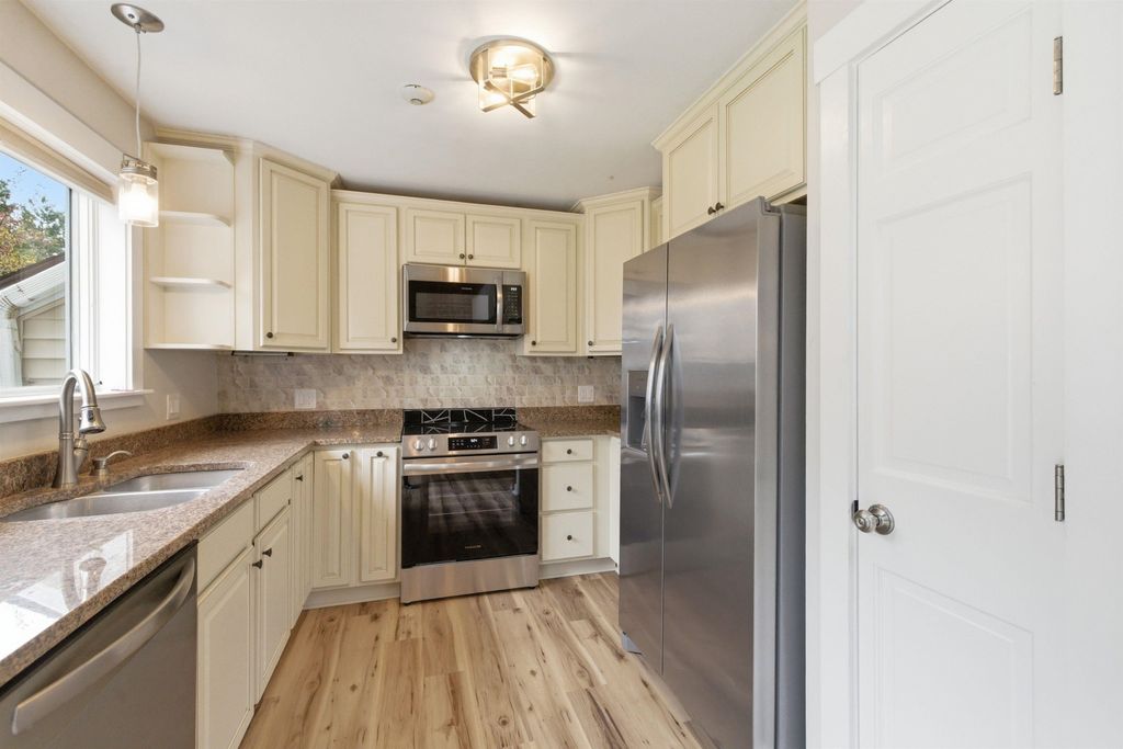 21 Fells Way Unit B, Laconia, NH 03246