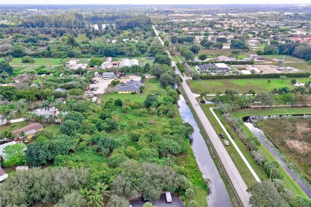 76 SW Ave, Davie, FL 33314