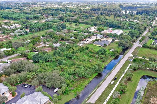 76 SW Ave, Davie, FL 33314