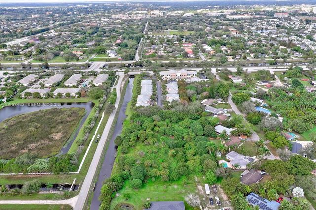 76 SW Ave, Davie, FL 33314