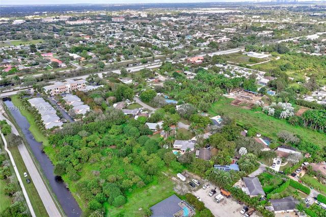 76 SW Ave, Davie, FL 33314