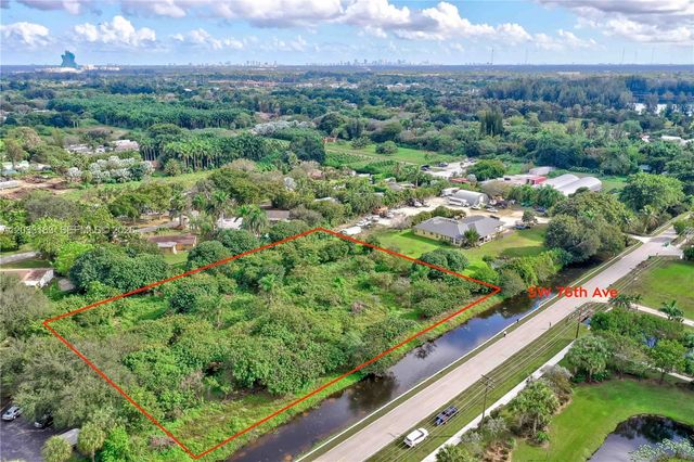 76 SW Ave, Davie, FL 33314