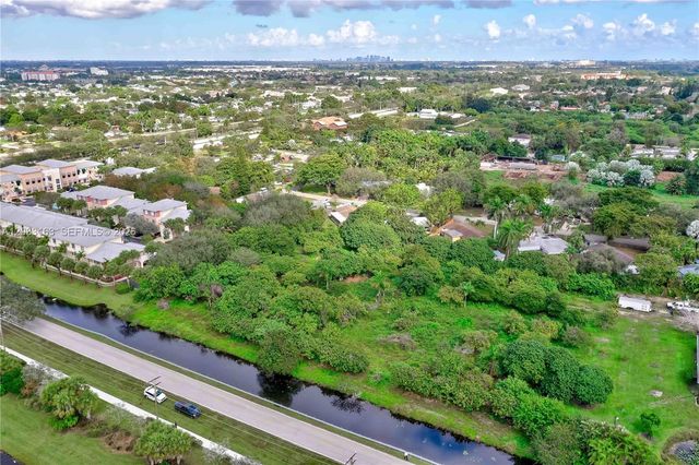 76 SW Ave, Davie, FL 33314