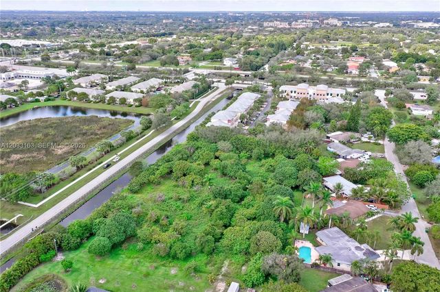 76 SW Ave, Davie, FL 33314