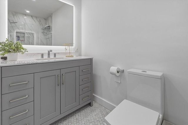 120 W 50th St, Hialeah, FL 33012