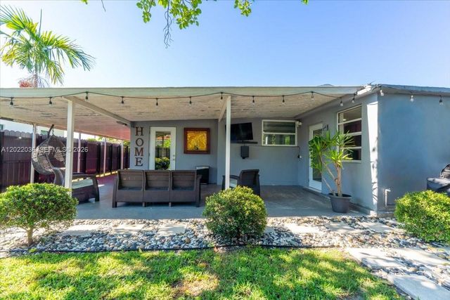 120 W 50th St, Hialeah, FL 33012