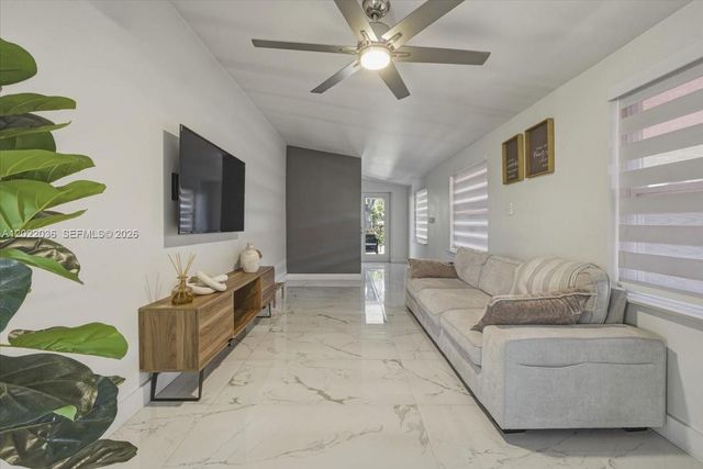 120 W 50th St, Hialeah, FL 33012