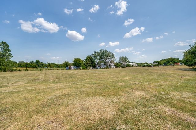 8797 FM 2450, Sanger, TX 76266