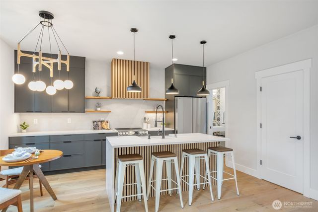 12713 4th Avenue NW, Seattle, WA 98177