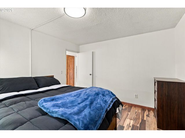 7544 Sw BARNES Rd C, Portland, OR 97225