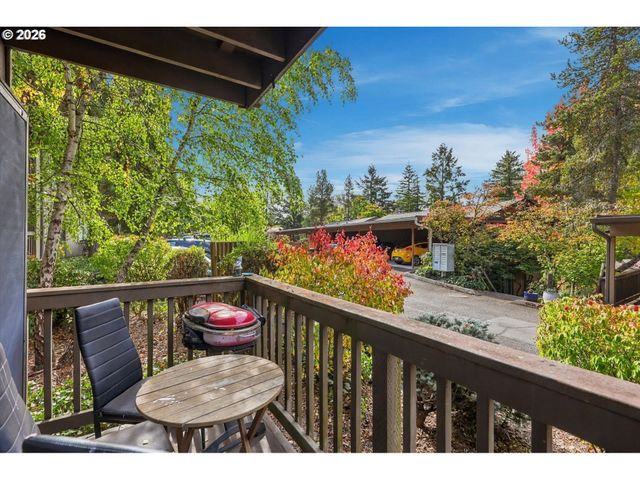 7544 Sw BARNES Rd C, Portland, OR 97225