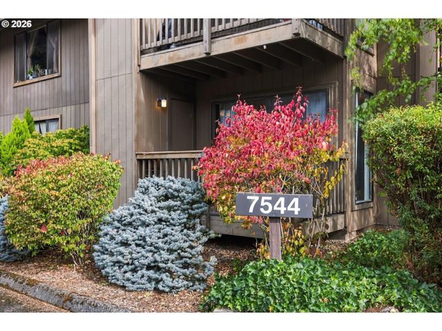 7544 Sw BARNES Rd C, Portland, OR 97225