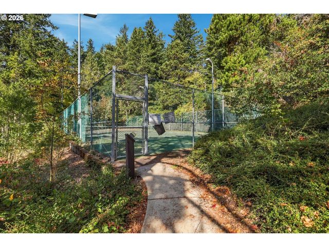 7544 Sw BARNES Rd C, Portland, OR 97225