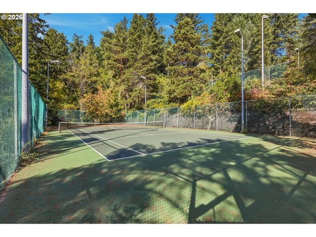 7544 Sw BARNES Rd C, Portland, OR 97225