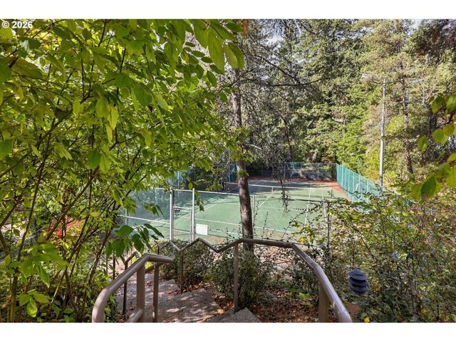7544 Sw BARNES Rd C, Portland, OR 97225