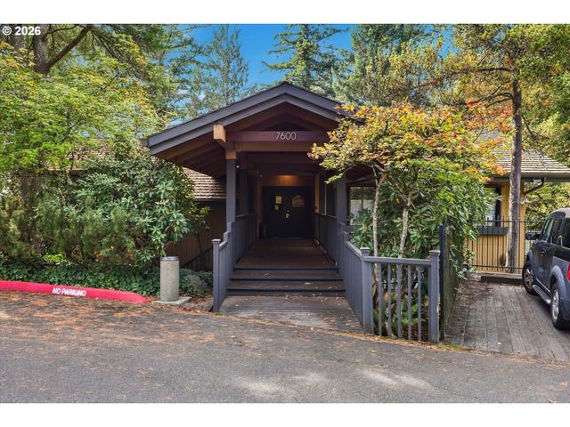 7544 Sw BARNES Rd C, Portland, OR 97225