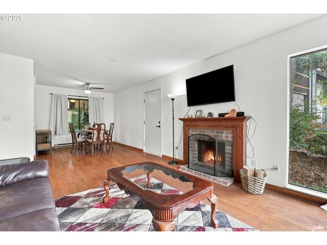 7544 Sw BARNES Rd C, Portland, OR 97225
