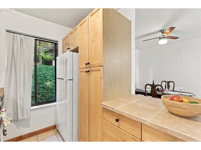 7544 Sw BARNES Rd C, Portland, OR 97225