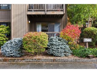 7544 Sw BARNES Rd C, Portland, OR 97225