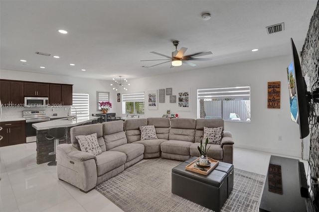 10231 SW 227th Ln, Cutler Bay, FL 33190