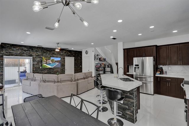 10231 SW 227th Ln, Cutler Bay, FL 33190