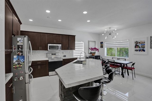 10231 SW 227th Ln, Cutler Bay, FL 33190