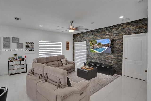 10231 SW 227th Ln, Cutler Bay, FL 33190