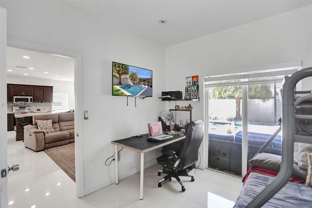 10231 SW 227th Ln, Cutler Bay, FL 33190