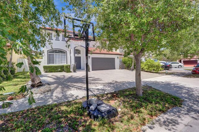 10231 SW 227th Ln, Cutler Bay, FL 33190