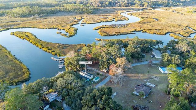 1222 River Drive NE, Townsend, GA 31331