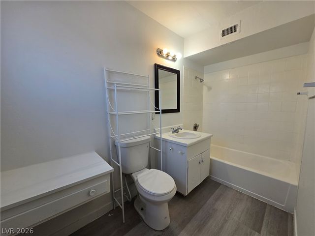 2937 Stewart Avenue 3, Las Vegas, NV 89101