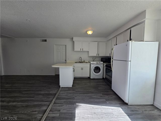 2937 Stewart Avenue 3, Las Vegas, NV 89101