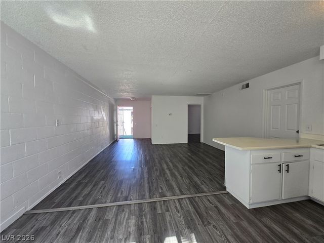 2937 Stewart Avenue 3, Las Vegas, NV 89101