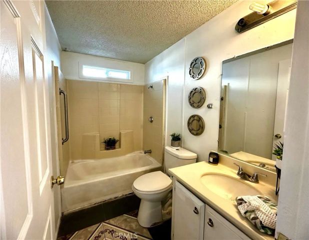 706 W. Romneya Dr., Anaheim, CA 92801