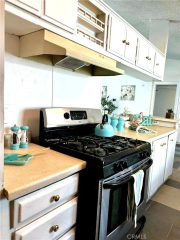 706 W. Romneya Dr., Anaheim, CA 92801