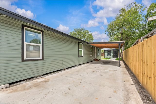 2845 Elgin St, Corpus Christi, TX 78405