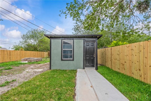 2845 Elgin St, Corpus Christi, TX 78405