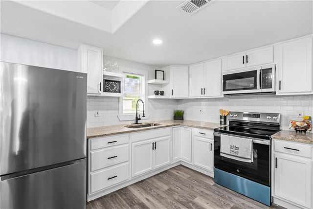 2845 Elgin St, Corpus Christi, TX 78405