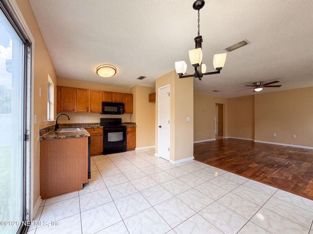 7923 CHERRY BLOSSOM Drive N, Jacksonville, FL 32216