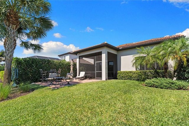 7253 Wilton DR, Naples, FL 34109