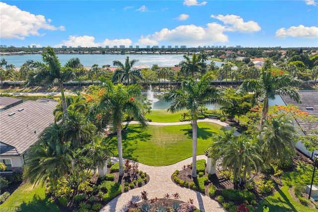 7253 Wilton DR, Naples, FL 34109
