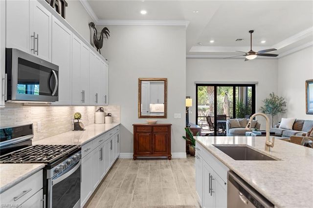 7253 Wilton DR, Naples, FL 34109