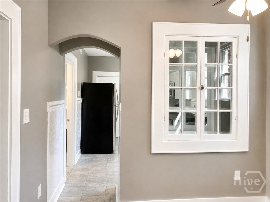 Image 11 of property listing at 19 W W 50th Street W, Savannah, GA 31401