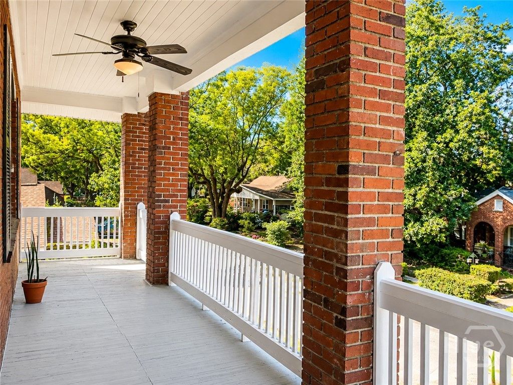 Image 18 of property listing at 19 W W 50th Street W, Savannah, GA 31401