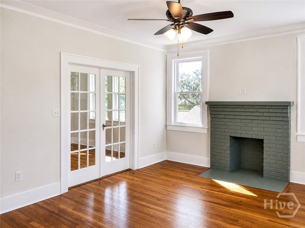 Image 19 of property listing at 19 W W 50th Street W, Savannah, GA 31401