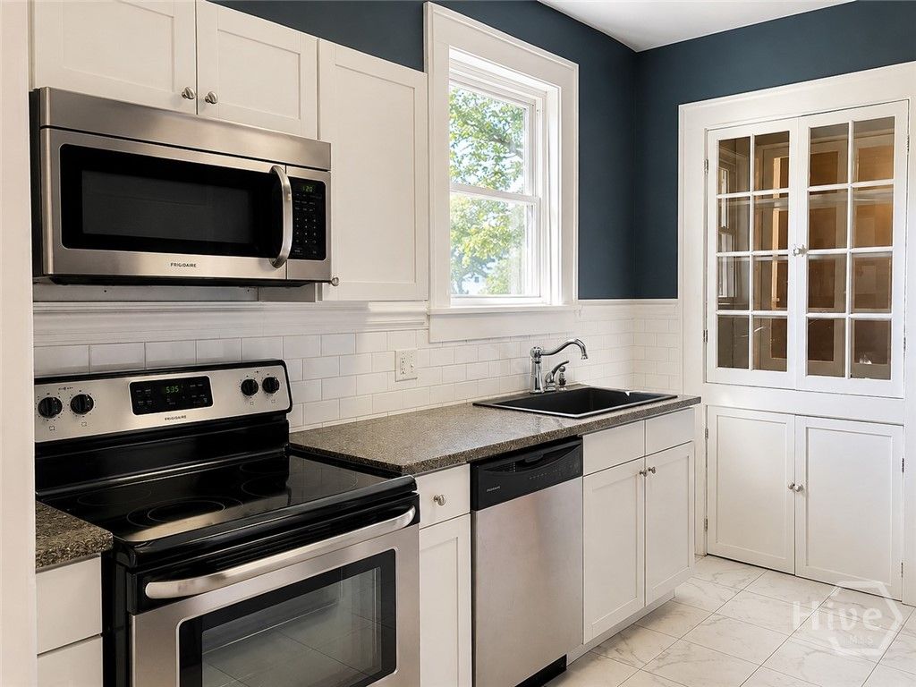 Image 28 of property listing at 19 W W 50th Street W, Savannah, GA 31401