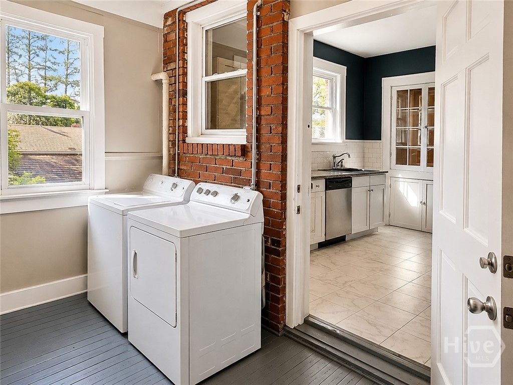 Image 29 of property listing at 19 W W 50th Street W, Savannah, GA 31401