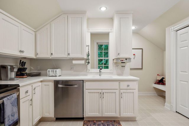 2670 Woolsey Lane, Woodland, MN 55391
