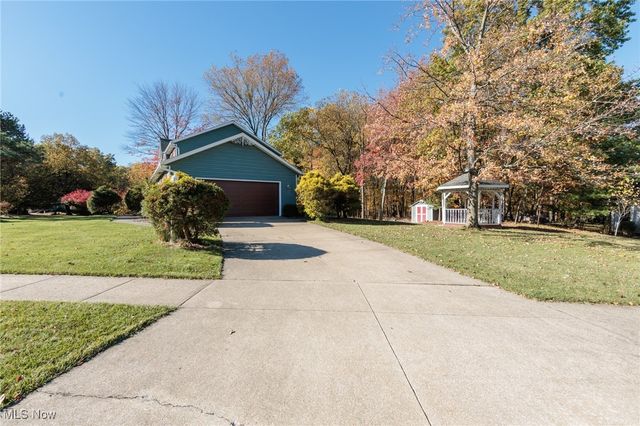 9741 Royal Valley Drive, North Royalton, OH 44133