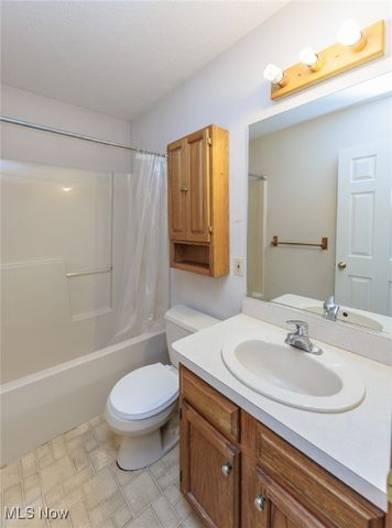 9741 Royal Valley Drive, North Royalton, OH 44133